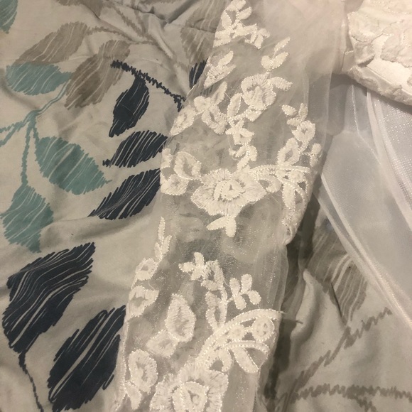 Wedding dress - Picture 8 of 8